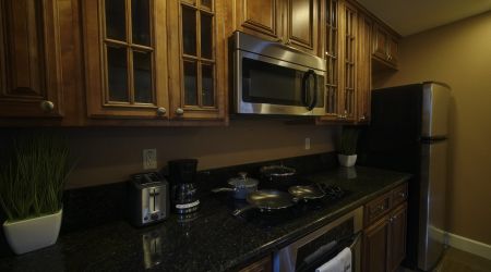 Private shower/Longterm/Decent B&B