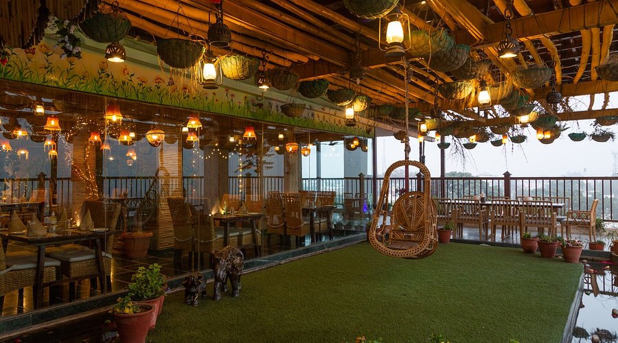 Hotel EllBee Ganga View