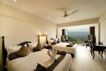 Hotel EllBee Ganga View