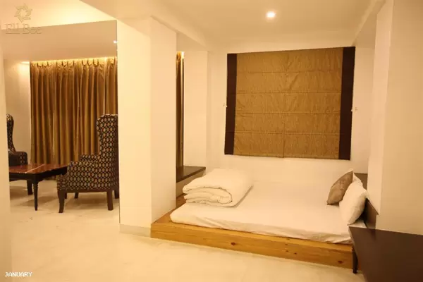 Hotel EllBee Ganga View
