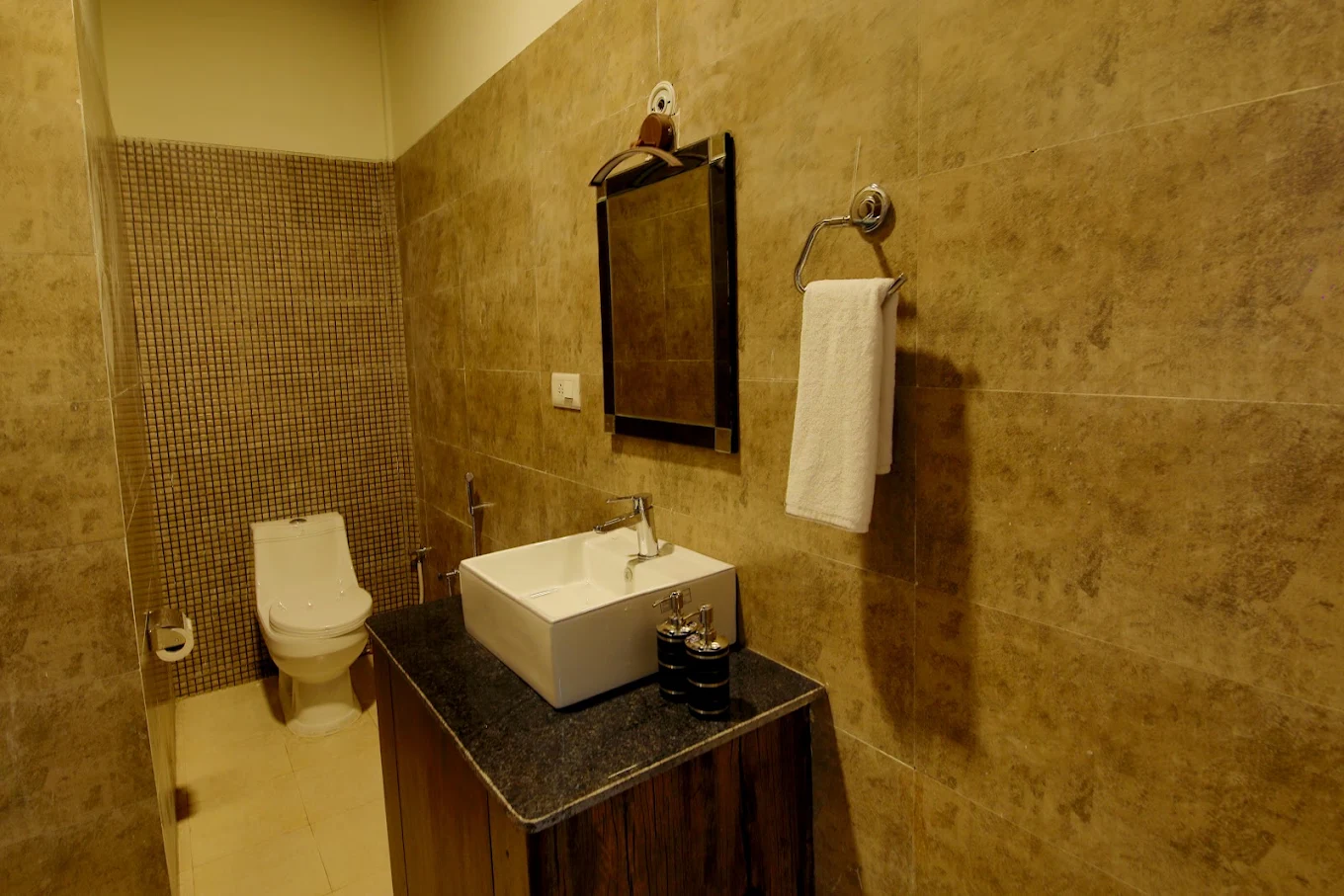 MJ River Resort by DLS Hotels