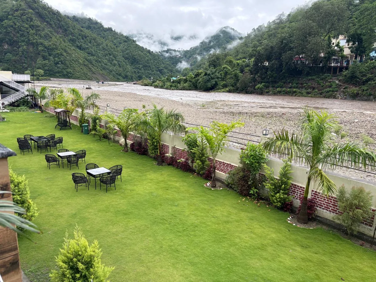 Qcent Woods Resort and Spa