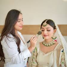 Oshin Dang Makeup