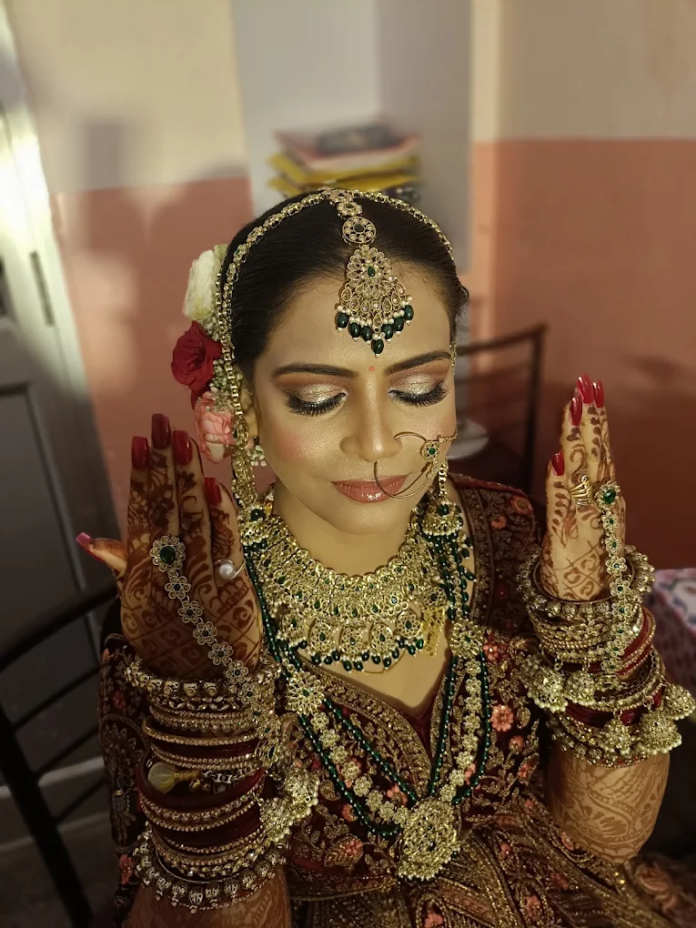 Radhika Makeover Artist Radhika Makeover Artist