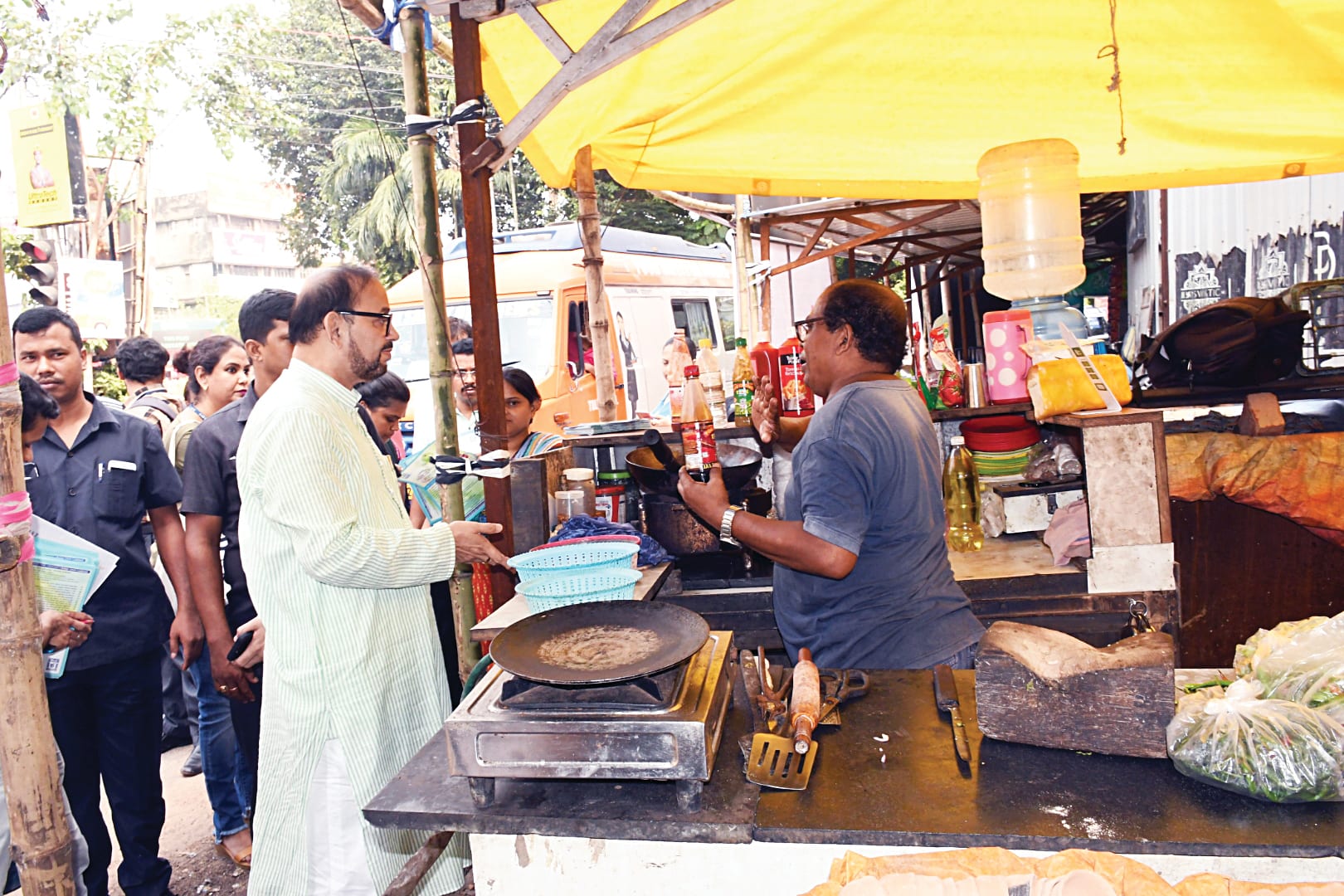 Food-safety inspection at a Kolkata food stall - file photo