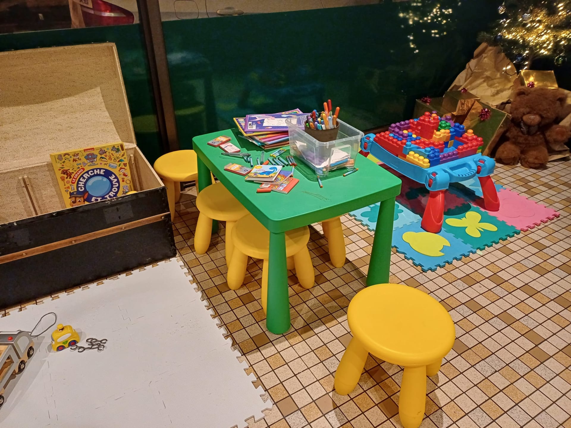 Chez Jeanne gallery image