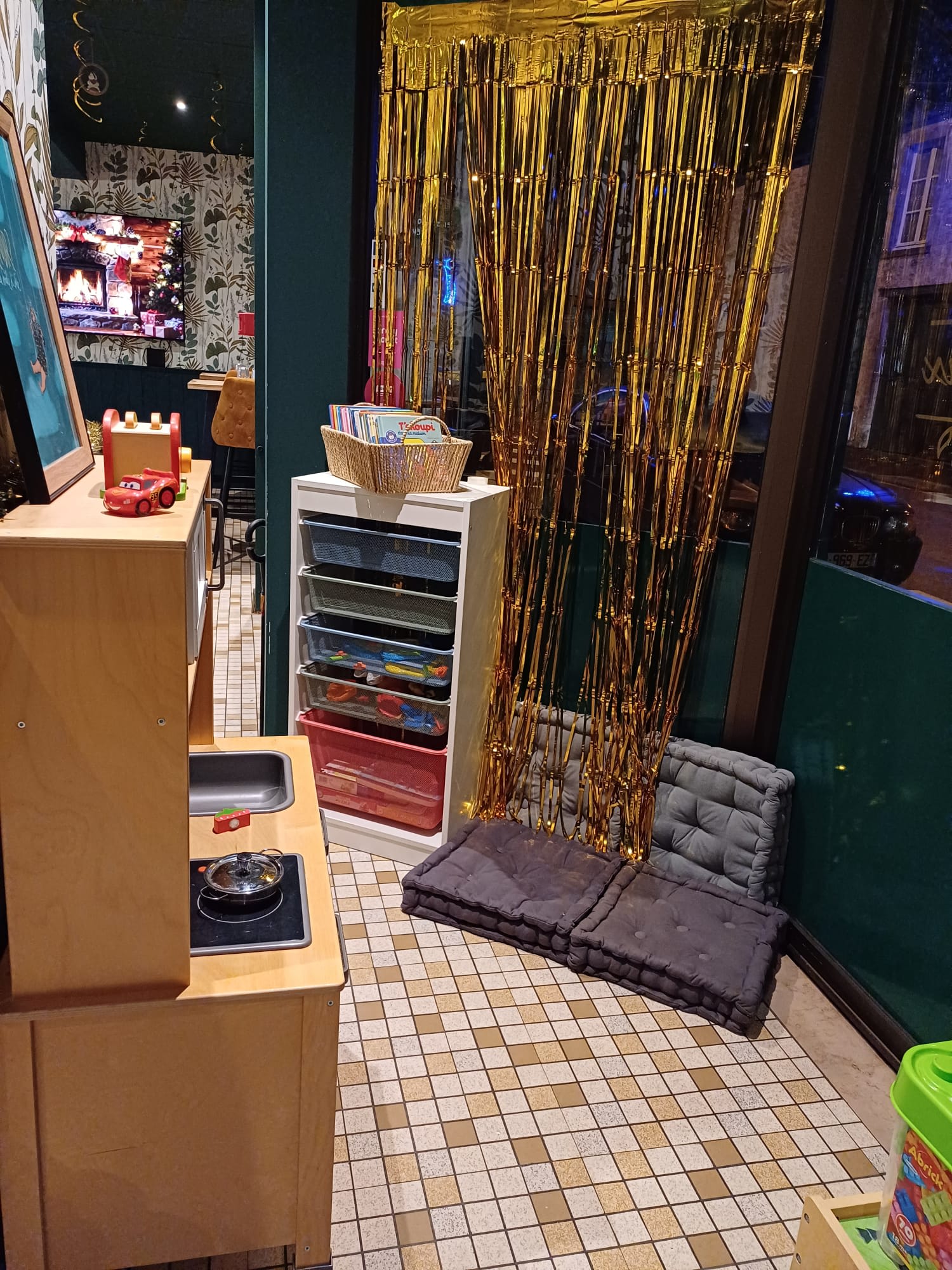 Chez Jeanne gallery image