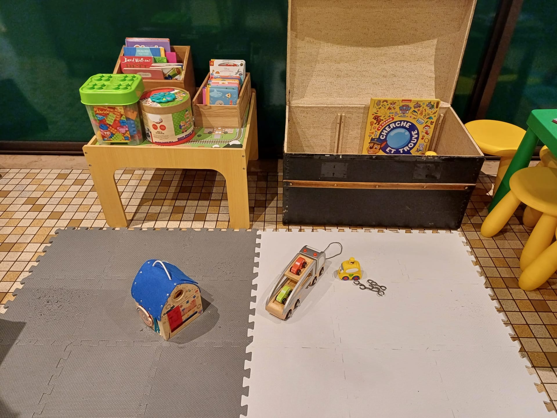 Chez Jeanne gallery image