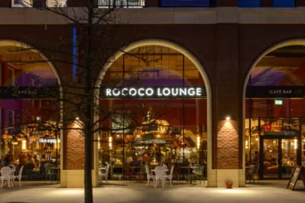 Rococo Lounge: EXTERIOR