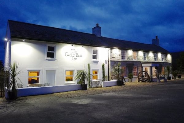 Coach & Horses Inn: EXTERIOR