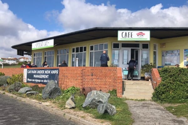 Roedean Cafe & Miniature Golf Club: EXTERIOR