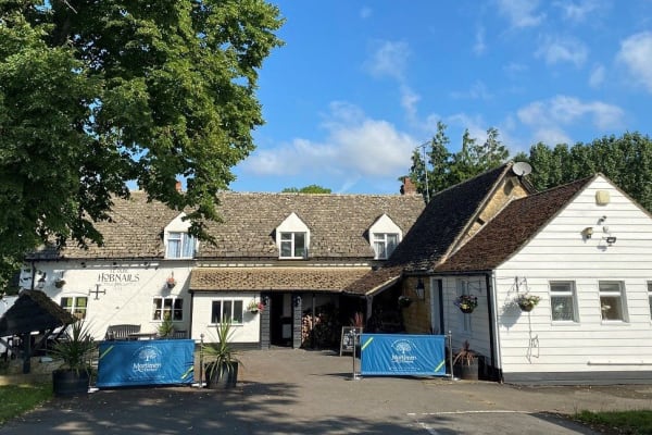 Ye Olde Hobnails Inn: EXTERIOR