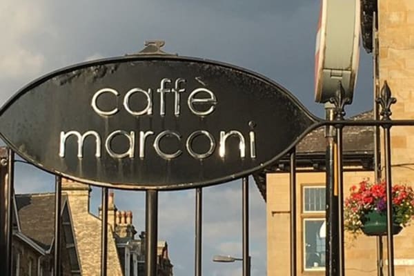 Caffe Marconi: EXTERIOR