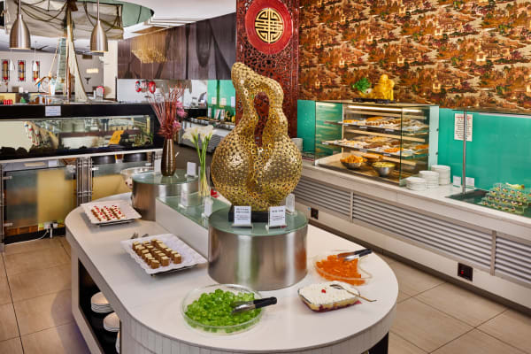 Mandarin Buffet: INTERIOR