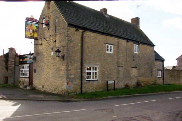 The Barley Mow: EXTERIOR