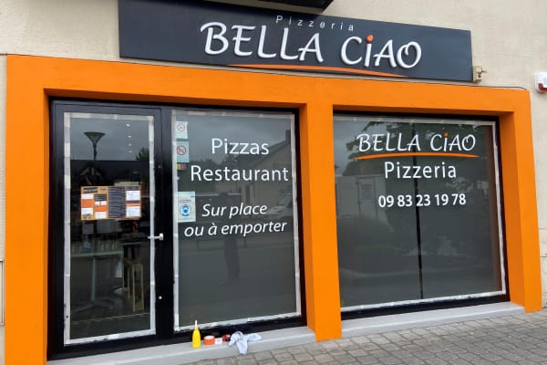 Bella Ciao: EXTERIOR