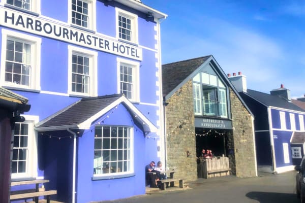 Harbourmaster: EXTERIOR