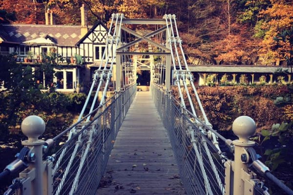 The Chainbridge Hotel: EXTERIOR