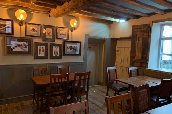 The Grouse Inn: INTERIOR