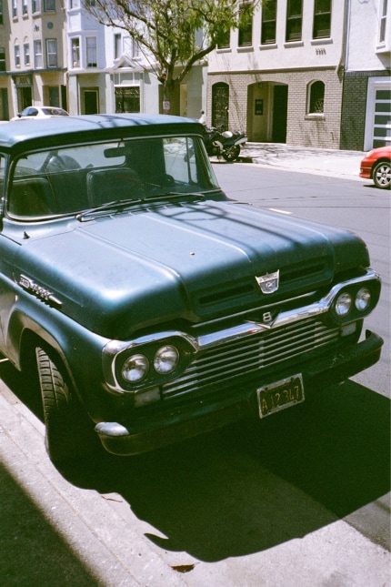 a photo of a 1950s pick up truck