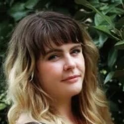 Hannah Whitten - [object Object] author
