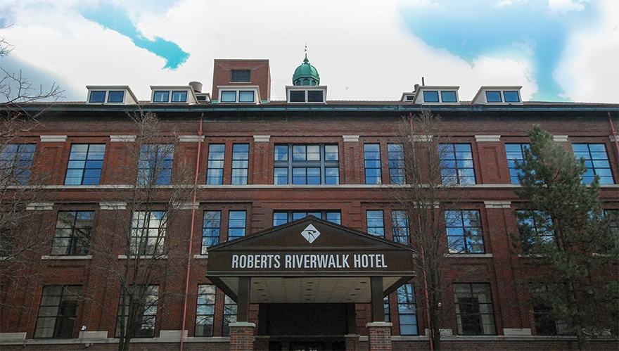 Roberts-Riverwalk-Hotel_i.jpg