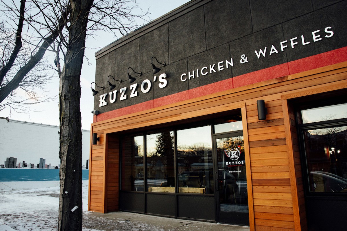 Kuzzos-Chicken-and-Waffles-2