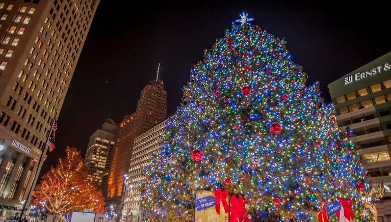 Monday-November-02-2015-DOWNTOWN-DETROIT-S-2015-CHRISTMAS-TREE-TO-ARRIVE-ON-WEDNESDAY-NOVEMBER-4_news_item