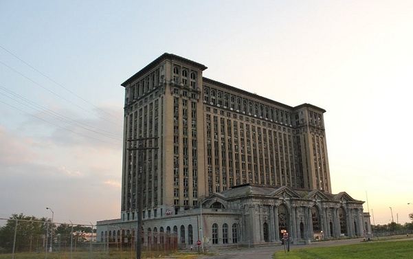 vacant train station