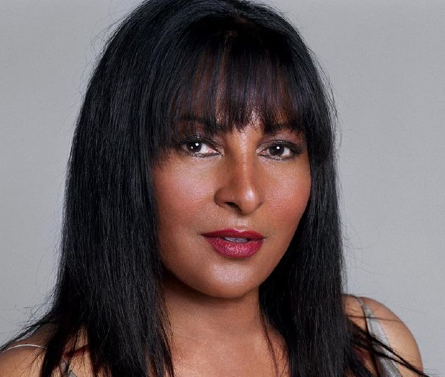 Pam Grier as KitPhoto: Max Vadukal/ShowtimePhoto ID: LW3_21D-05