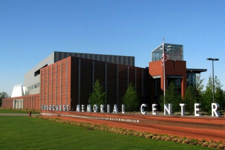 holocaust-memorial1-exterior-550x378.jpg
