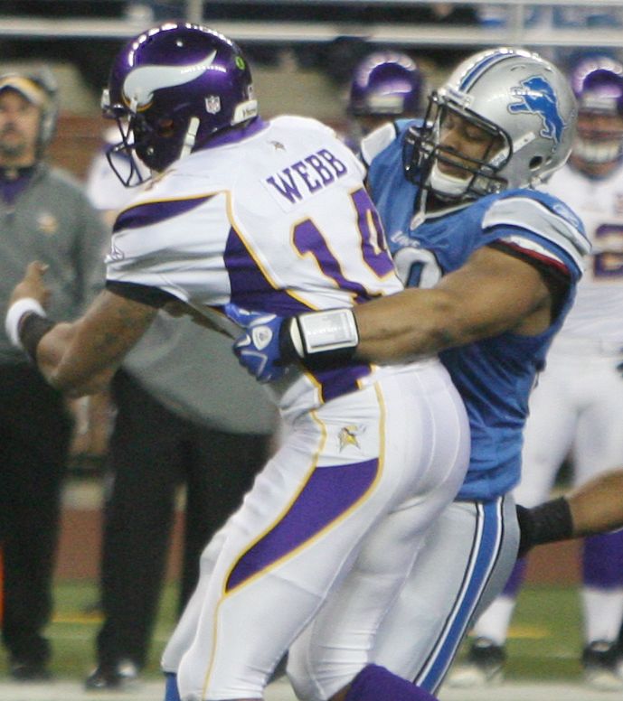 Ndamukong_Suh_action