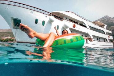 Dalmatian highlights and gourmet exploration - from a cruise boat