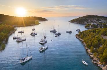 Nature and small towns: Middle Dalmatian Islands route