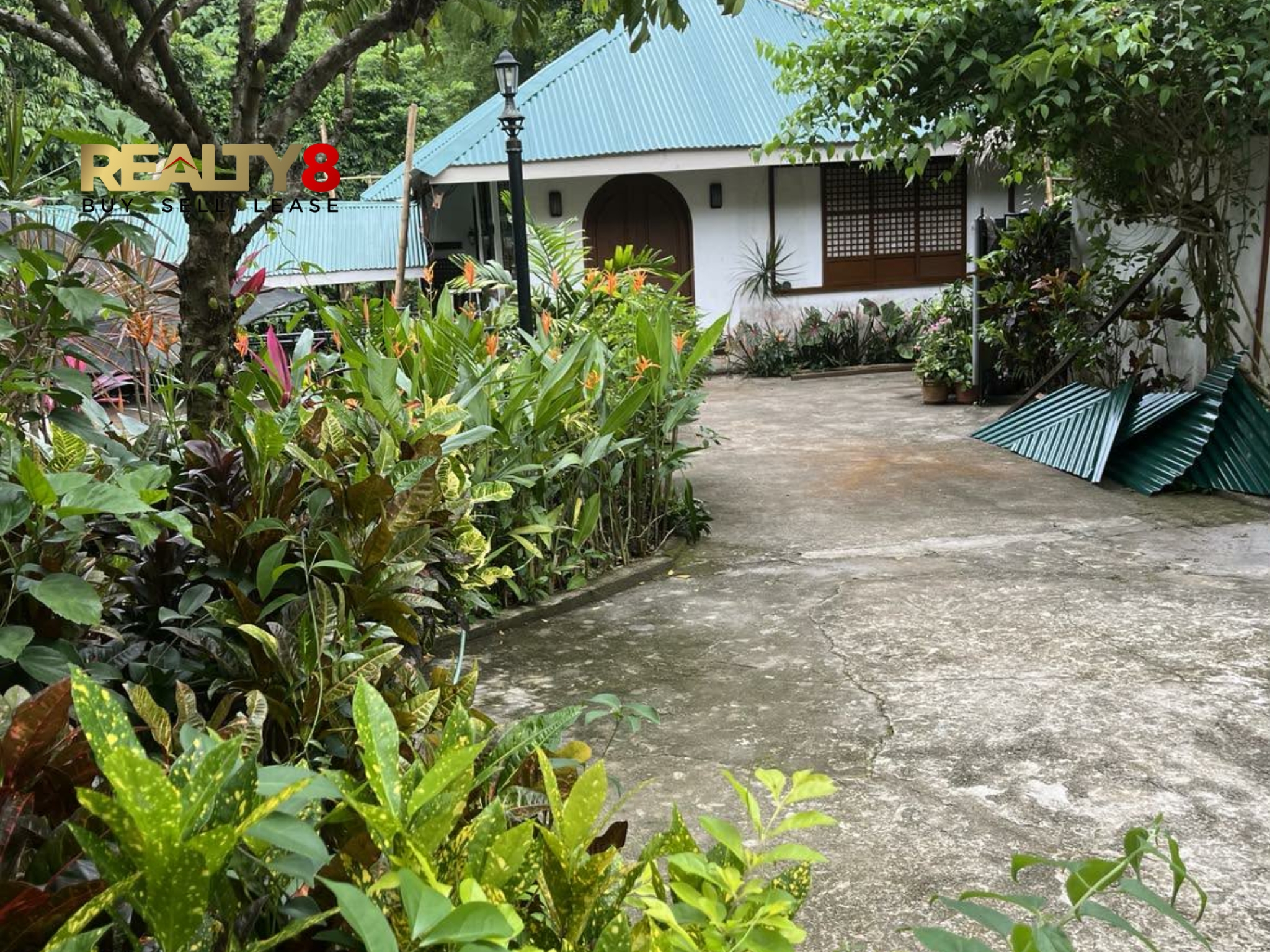 𝙁𝙖𝙢𝙞𝙡𝙮 𝙍𝙚𝙨𝙤𝙧𝙩 𝙞𝙣 𝙄𝙣𝙙𝙖𝙣𝙜 𝘾𝙖𝙫𝙞𝙩𝙚 𝙁𝙤𝙧 𝙎𝙖𝙡𝙚