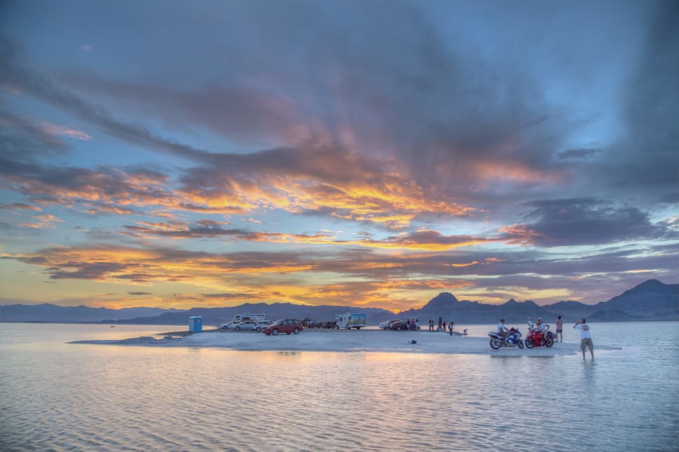 Best Time to See Flooded Bonneville Salt Flats in Utah 2018 - Rove.me