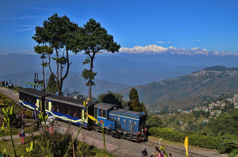 Best time for Darjeeling Himalayan Railway in India 2018 & Map