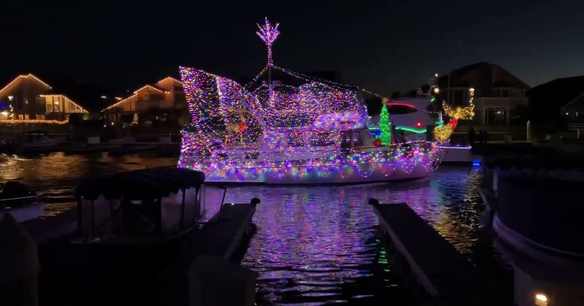 Huntington Harbour Boat Parade 2024 in California Dates