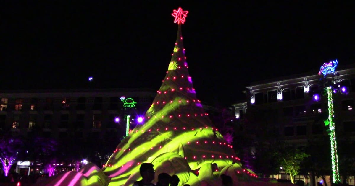 Christmas Lights and New Year's Eve in West Palm Beach 2022-2023, West