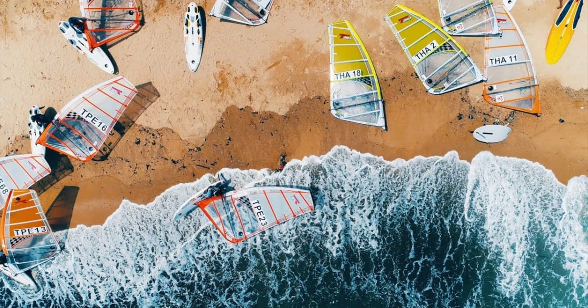 Best time for Kitesurfing and Windsurfing in Singapore ...
