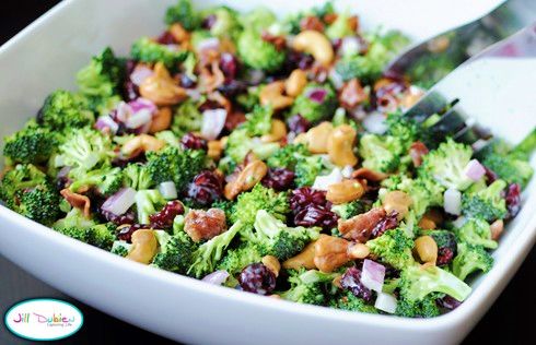Easy & Crunchy Broccoli Salad: Sweet, Tangy Summer Side with Bacon & Sunflower Seeds