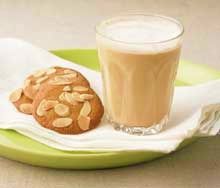 Refreshing Honey Bee Latte Recipe (Lactose-Free & Kid-Friendly)