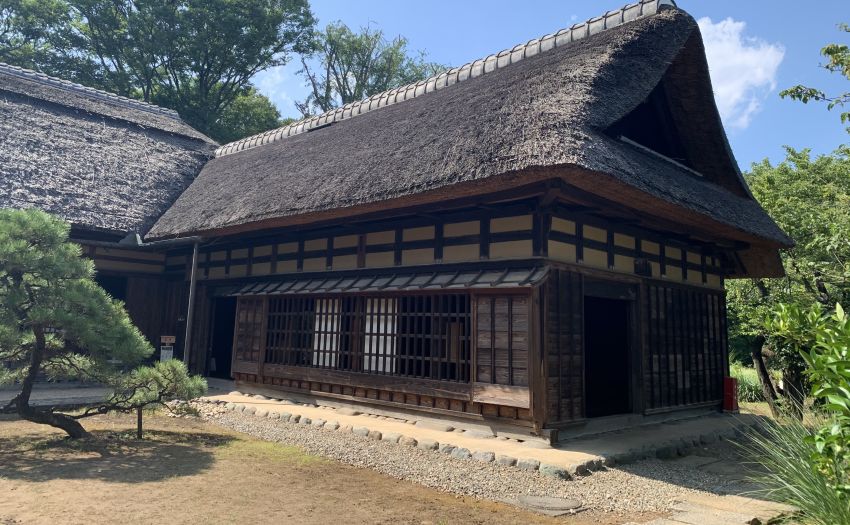明治からある屋敷の屋根裏から出たもの　色々　時代物　木箱ごと送ります！ 米メーン州の屋根裏で見つかった肖像画、予想外の2億円で落札
