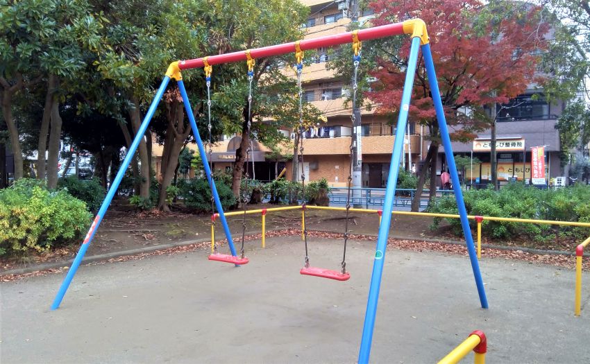 しょうぶ沼公園 - 【公園】すべり台・ブランコ・シーソー・砂場／約