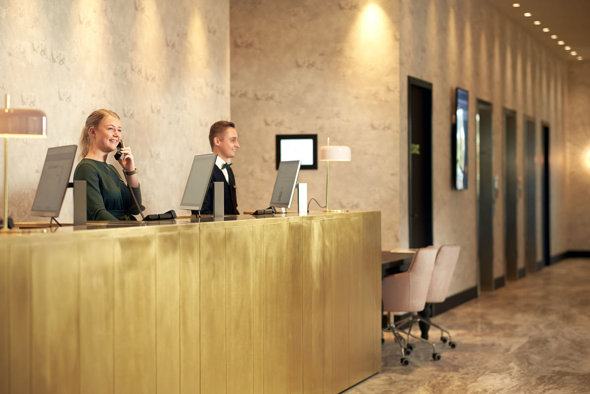 Receptionsten Van der Valk Hotel Amsterdam-Amstel