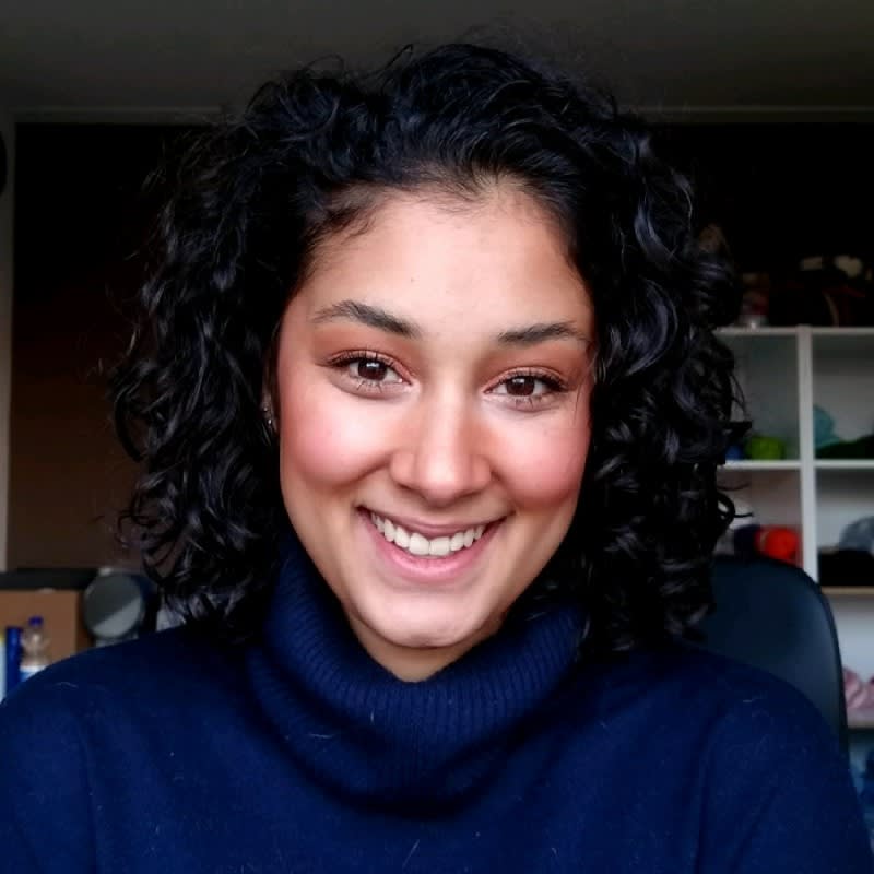 Naomi, HR Stagiaire