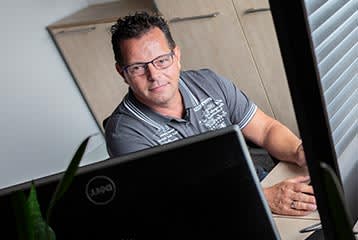 Servicemedewerker Frans - Van Wanrooij