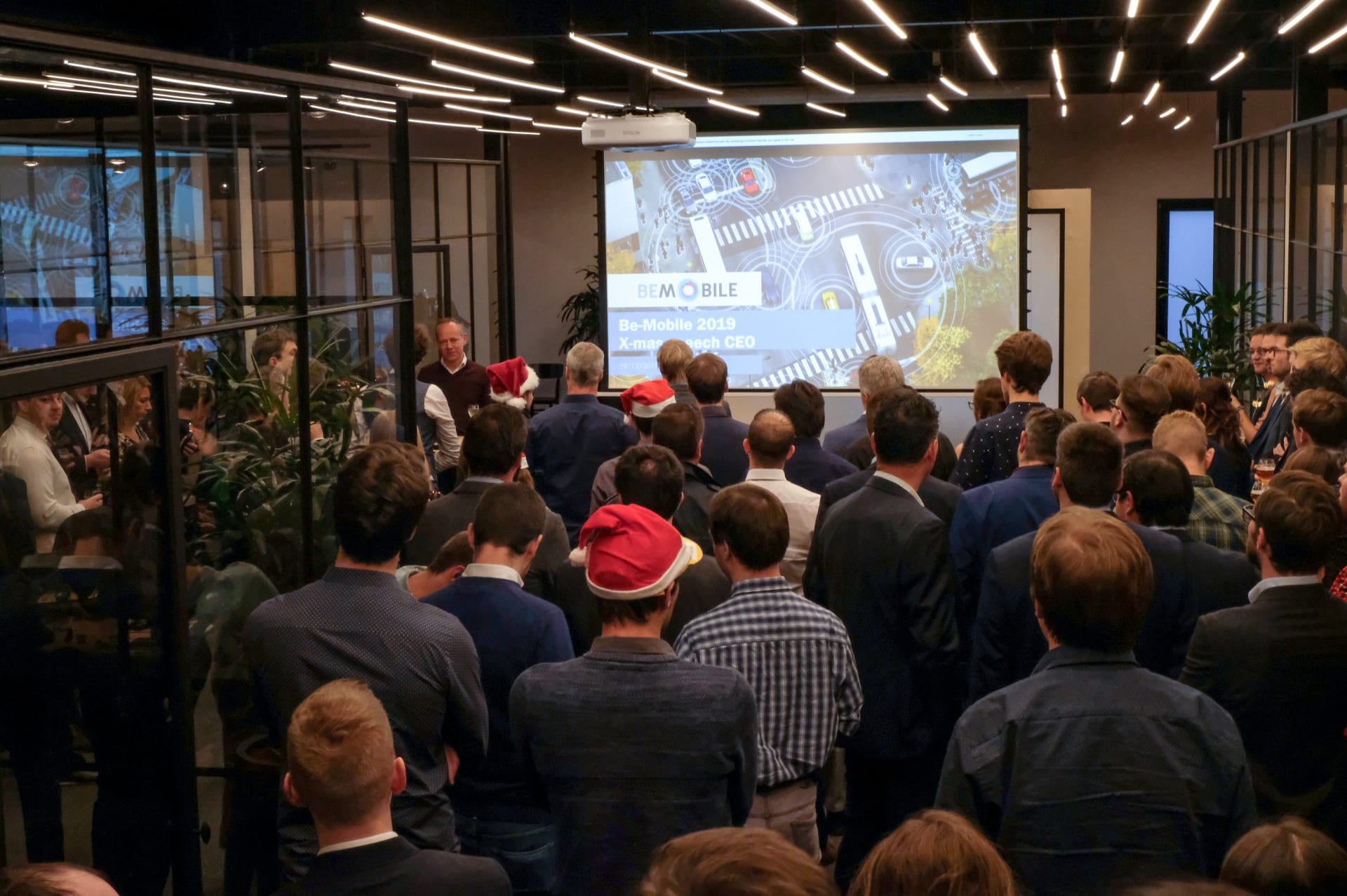be-mobile-play-christmas-presentation