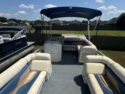 Sweetwater 24' Pontoon rental photo 9