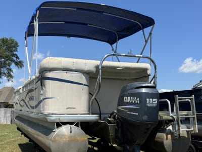 Sweetwater 24' Pontoon rental photo 5
